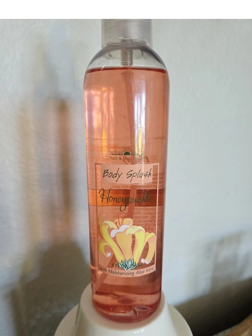 Vintag Bath & Body Works Honeysuckle Body Splash - Scented Body Mist